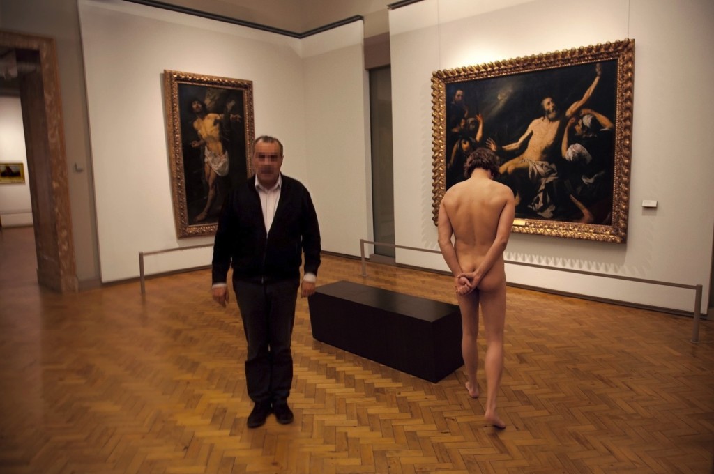 Cristina Lucas, desnudo arte antiga